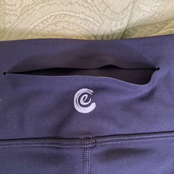 Johnny Was Calme Color Blocked Sports Bra & Leggings Set Size XS NWT Retail $206 - Picture 12 of 14